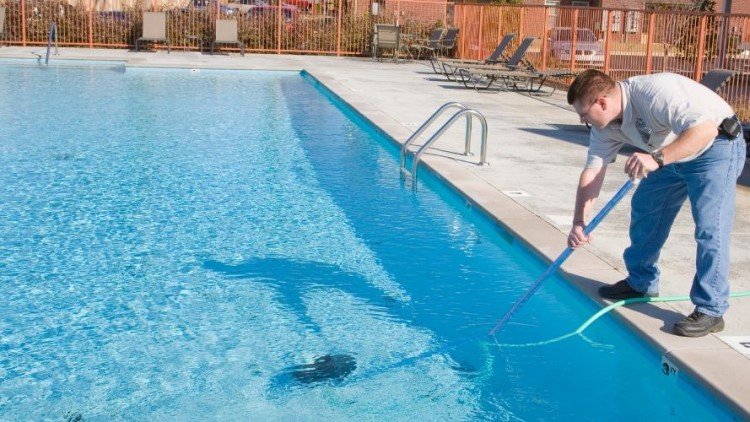 IdealCleaning Swimming Pool Cleaning Services Dubai 3
